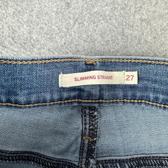 Levi Women Slimming Straight Jeans 27x32 Blue Light Wash Denim Whiskering Rodeo - Picture 2 of 9